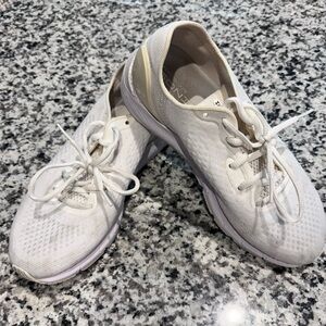 Women's under Armour White Athletic Shoes